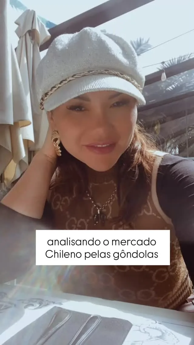 Juliana Batista observando tendências de mercado